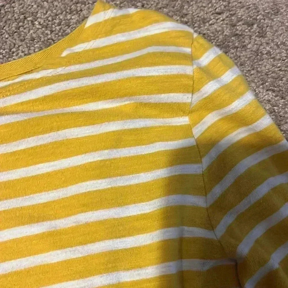 Old Navy striped tee size small - Picture 3 of 3